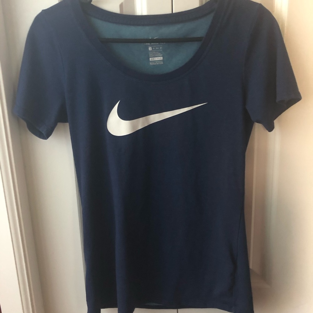 Nike Women’s Dri-Fit Top XS